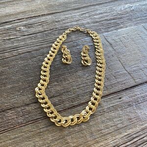 Vtg.Sign Monet Large Chunky Link Necklace & earring Set  retro quiet luxury